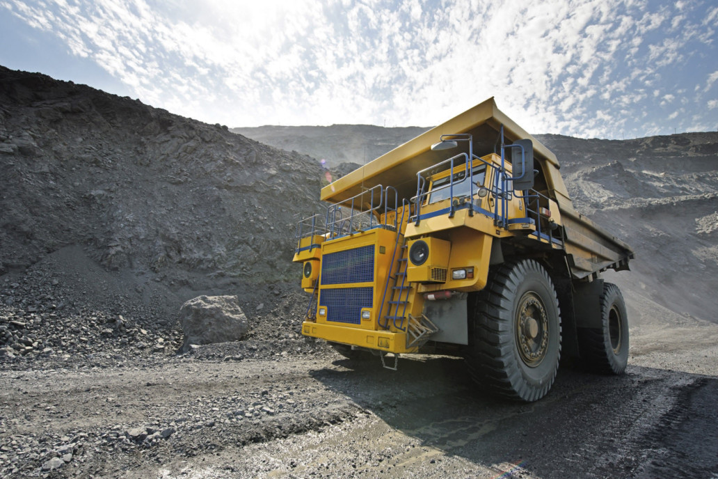 Mining of iron ore by open way